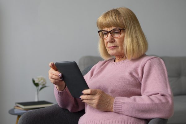 Praktični uvod v svet digitalnega branja (za zaključeno skupino)